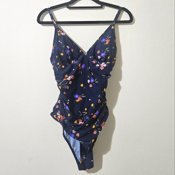 Cupshe Ditsy One Piece Swimsuit - Picture 1 of 9